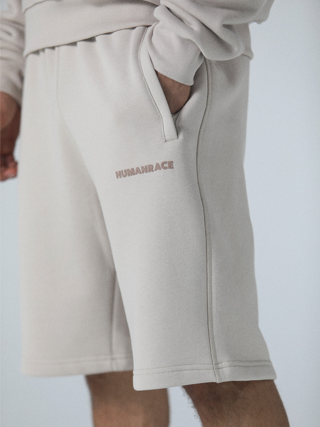 Stars Shorts in Deep Taupe