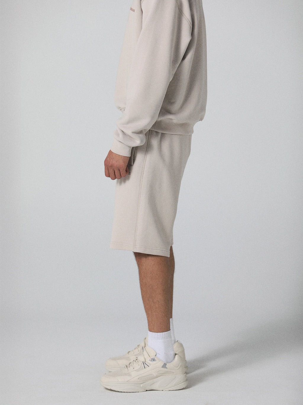 Stars Shorts in Deep Taupe