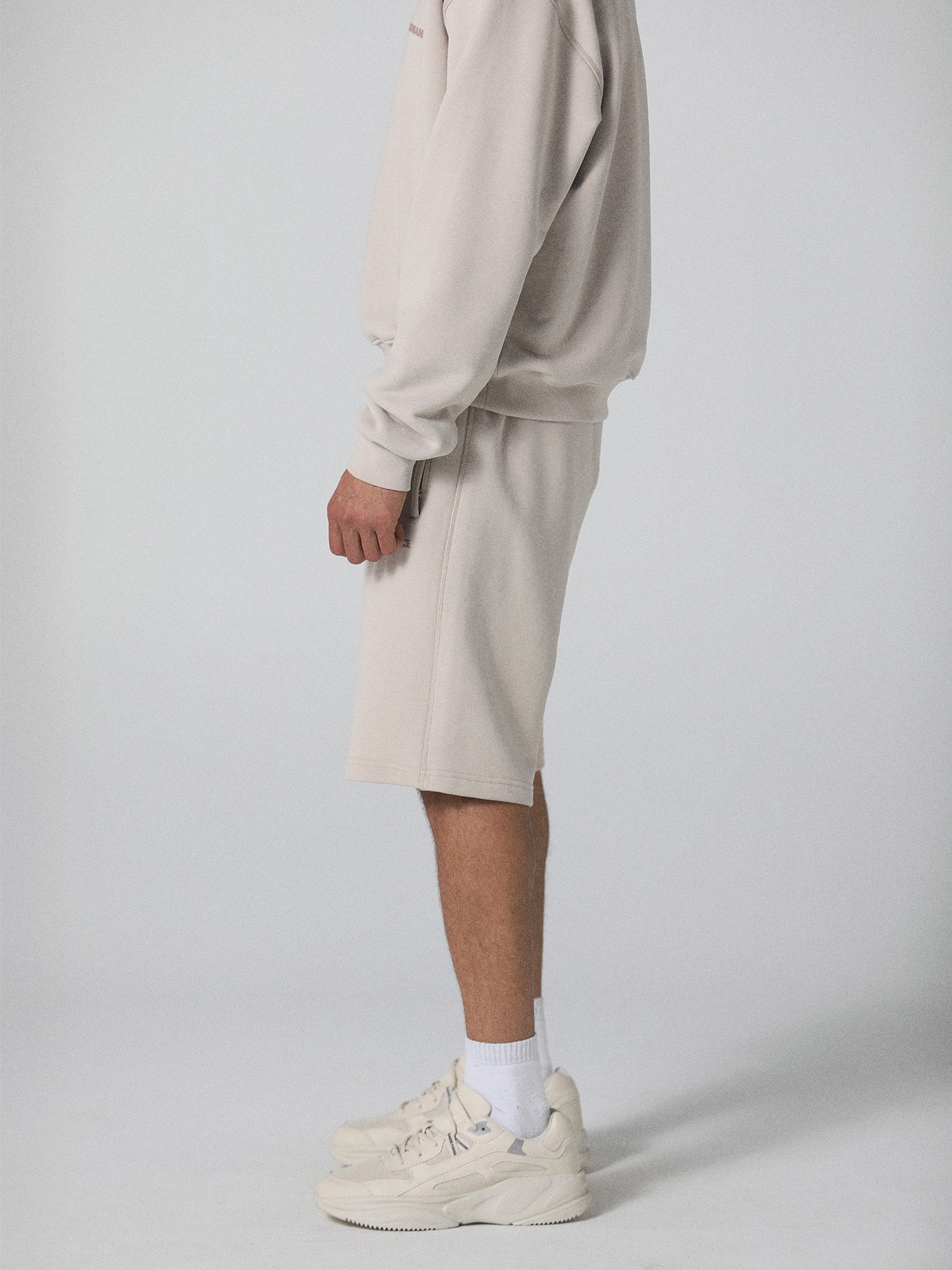 Stars Shorts in Deep Taupe